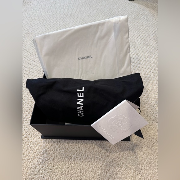 NWT 22K Chanel Small Boy Bag Kaki - Matte Gold Hardware - Picture 15 of 15